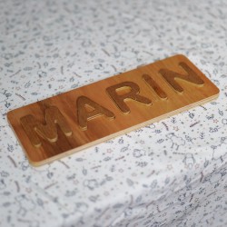 Lettres et fond teinture chêne foncé